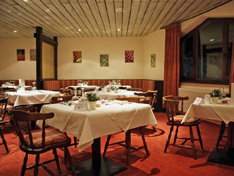 سانكت أنتون ام ارلبرغ Hotel Mooserkreuz المطعم الصورة